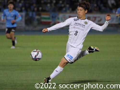 柏レイソルユニフォーム　2023 モデル 中村慶太 中村慶太（柏レイソル）の年俸【2500万円】 2023年｜サカマネ.net