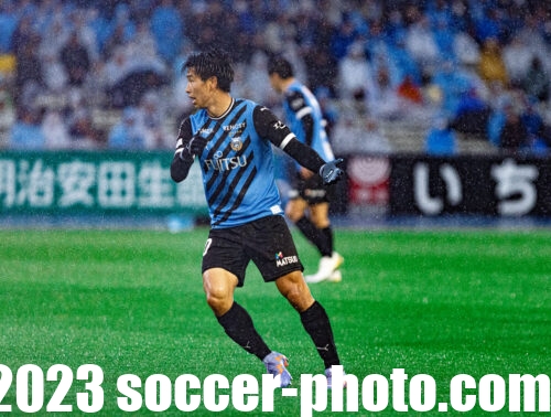 山田 新 | 【⚽Jリーグ選手写真・壁紙はサカフォト】